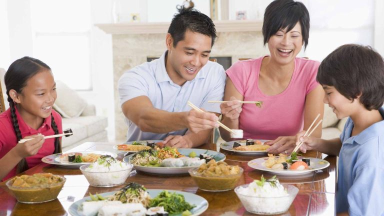 essen zusammen genießen langsam essen